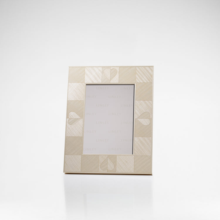 Henley Heart Sycamore Photograph Frame | LINLEY