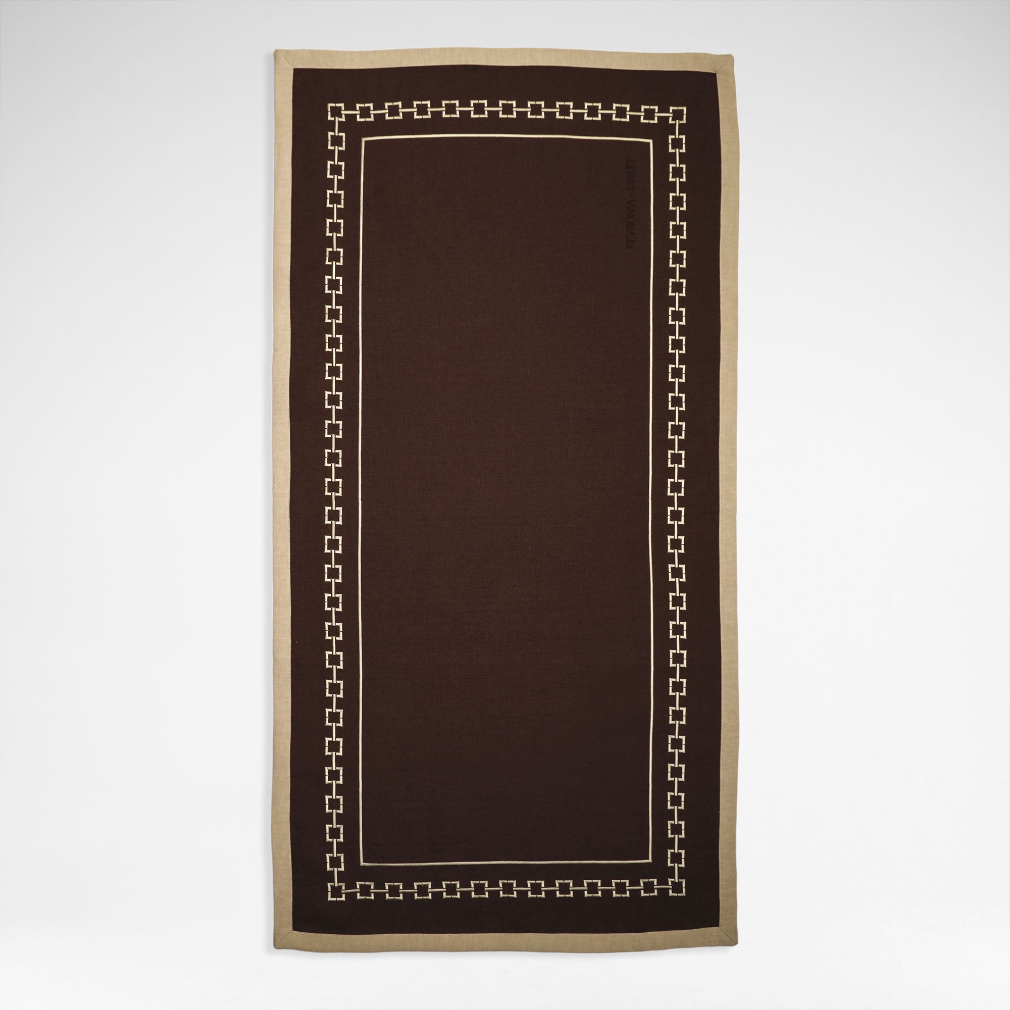 L-Chain Table Runner