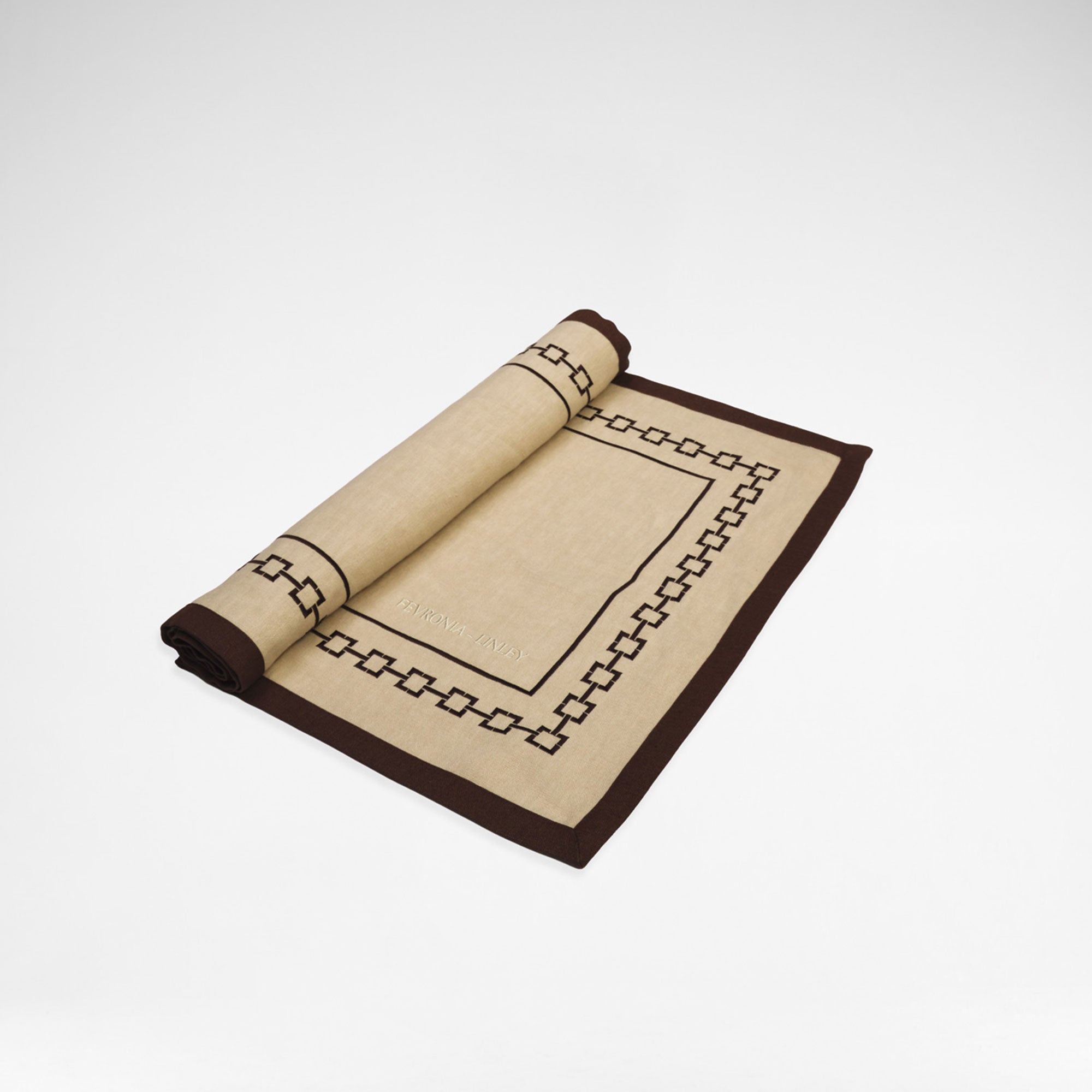 L-Chain Table Runner