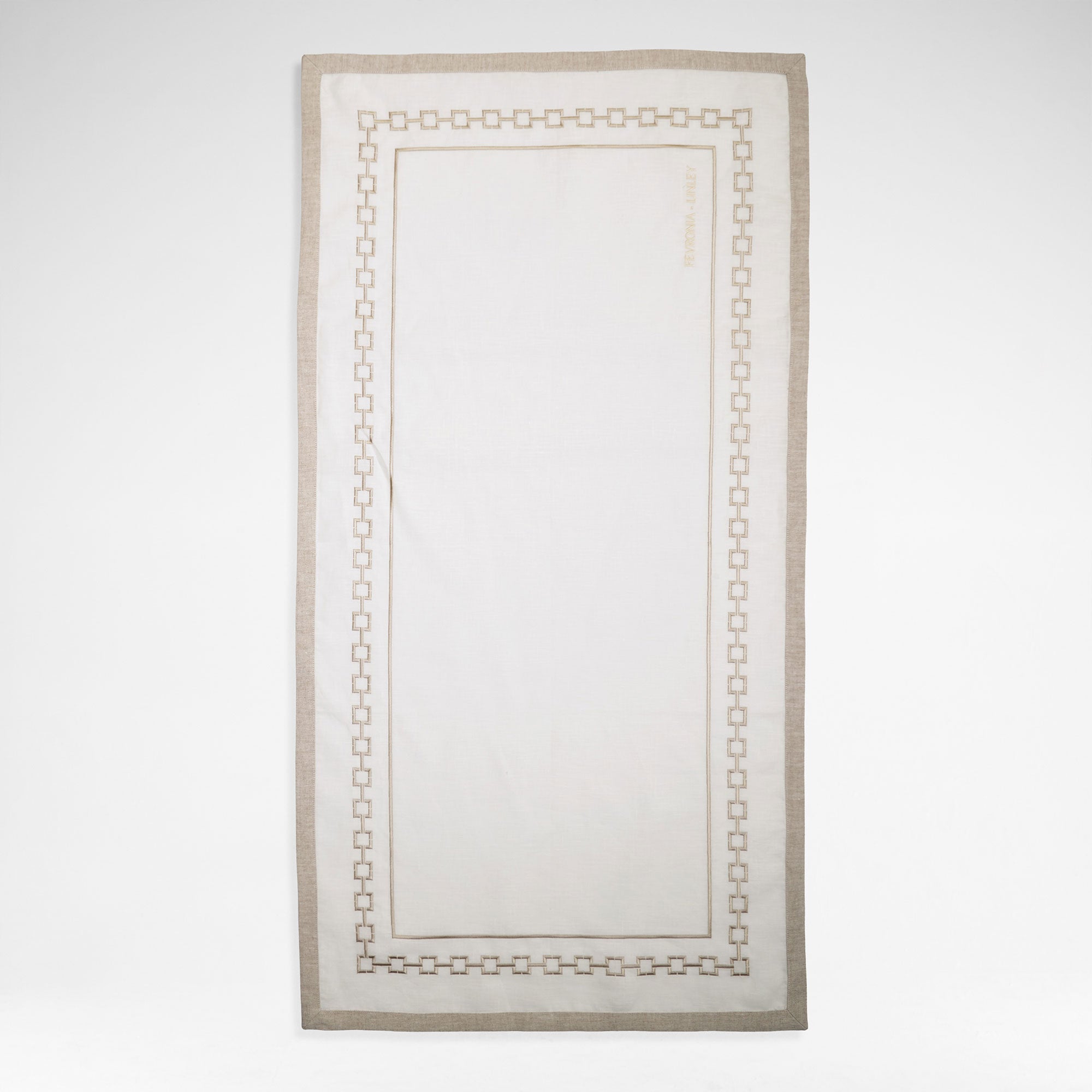 L-Chain Table Runner – LINLEY