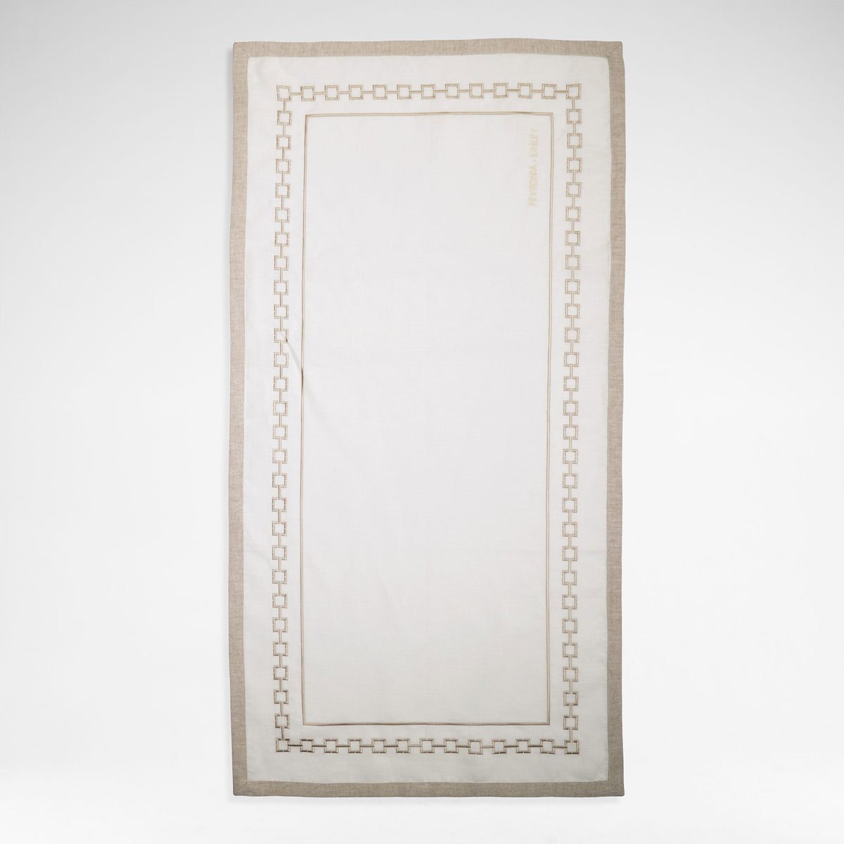 L-Chain Table Runner