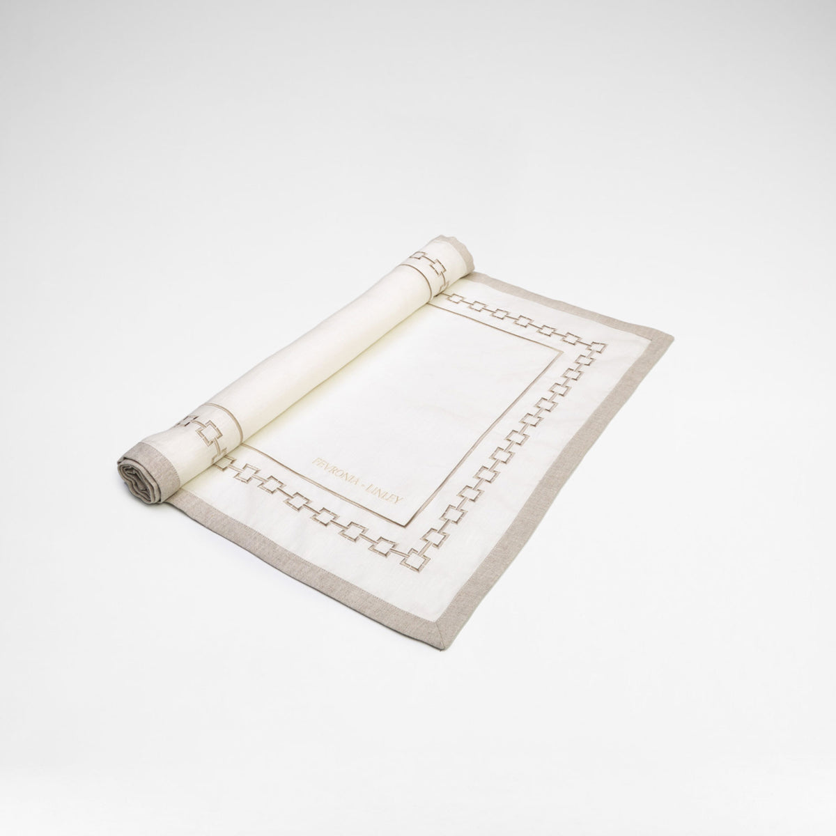 L-Chain Table Runner