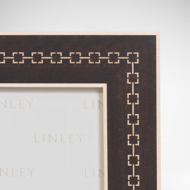 L-Chain Photograph Frame