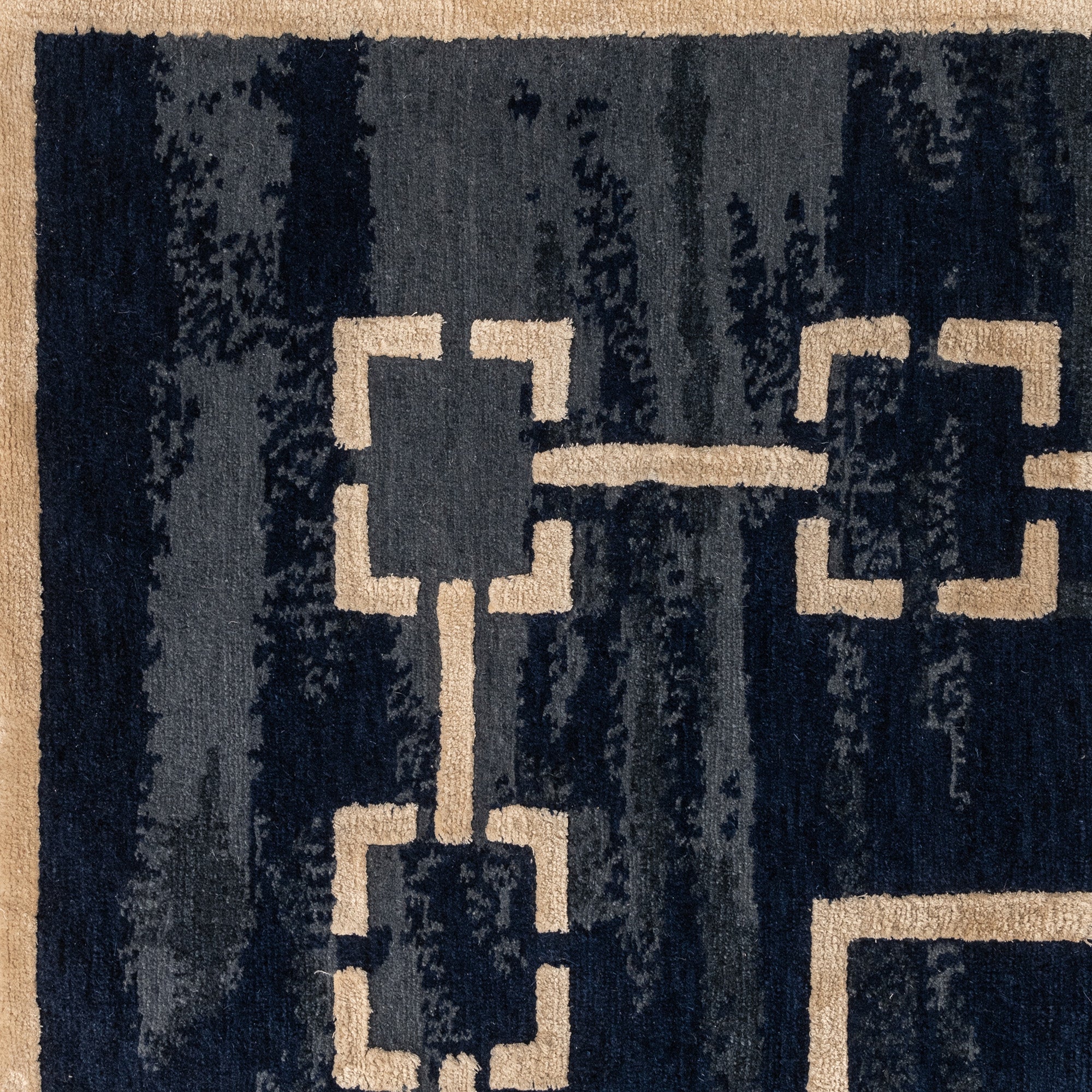 L-Chain Rug – LINLEY