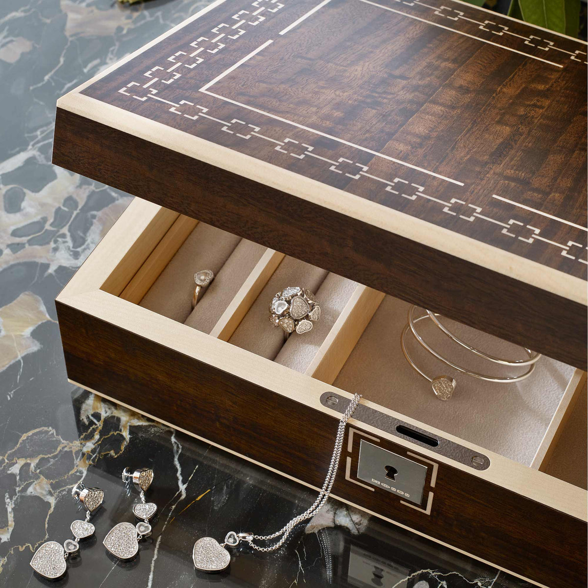 L-Chain Box | Luxury Home Accessories & Gifts | LINLEY