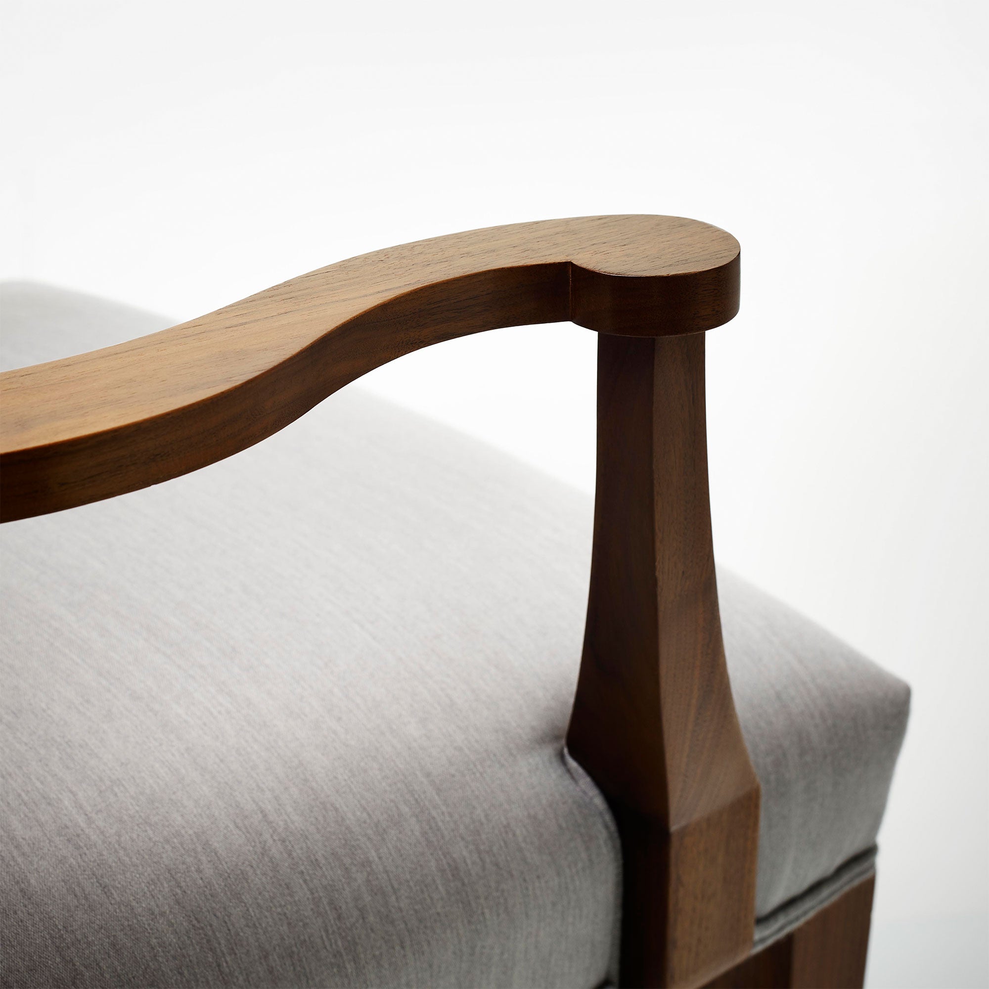 LINLEY Classic Carver Dining Chair | Designer Furniture | LINLEY